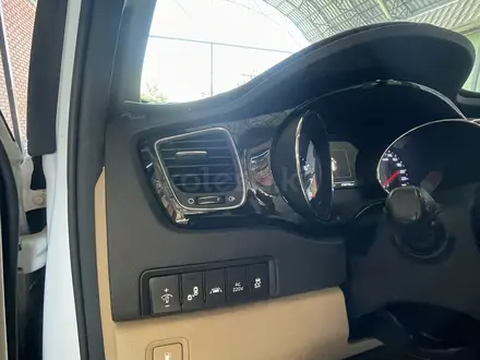 Kia Carnival 2016 года за 13 000 000 тг. в Шымкент – фото 13