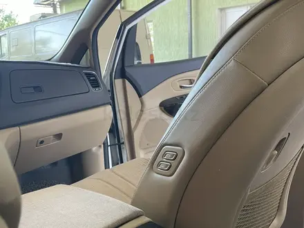 Kia Carnival 2016 года за 13 000 000 тг. в Шымкент – фото 17