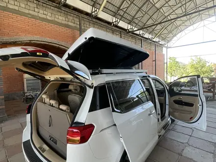 Kia Carnival 2016 года за 13 000 000 тг. в Шымкент – фото 22