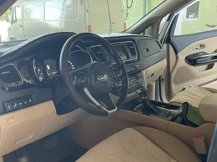 Kia Carnival 2016 года за 13 000 000 тг. в Шымкент – фото 8