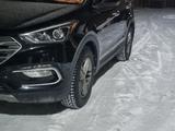 Hyundai Santa Fe 2017 года за 8 000 000 тг. в Актобе