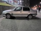 Volkswagen Vento 1993 года за 900 000 тг. в Семей – фото 2