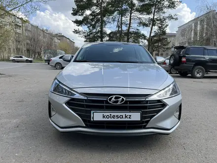 Hyundai Elantra 2019 года за 8 200 000 тг. в Караганда – фото 2