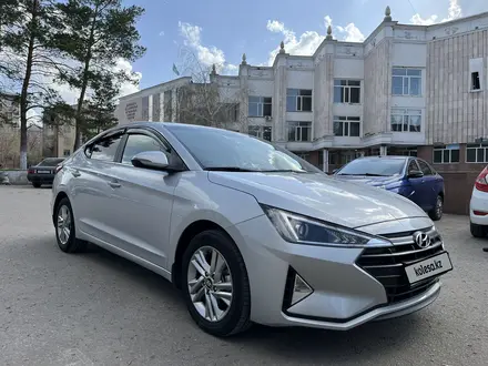 Hyundai Elantra 2019 года за 8 200 000 тг. в Караганда – фото 3
