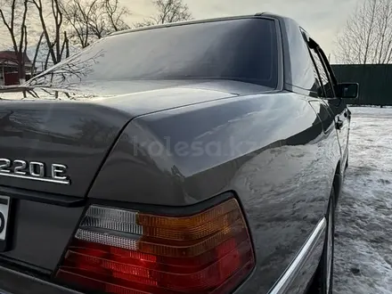 Mercedes-Benz E 220 1993 года за 2 500 000 тг. в Алматы – фото 12