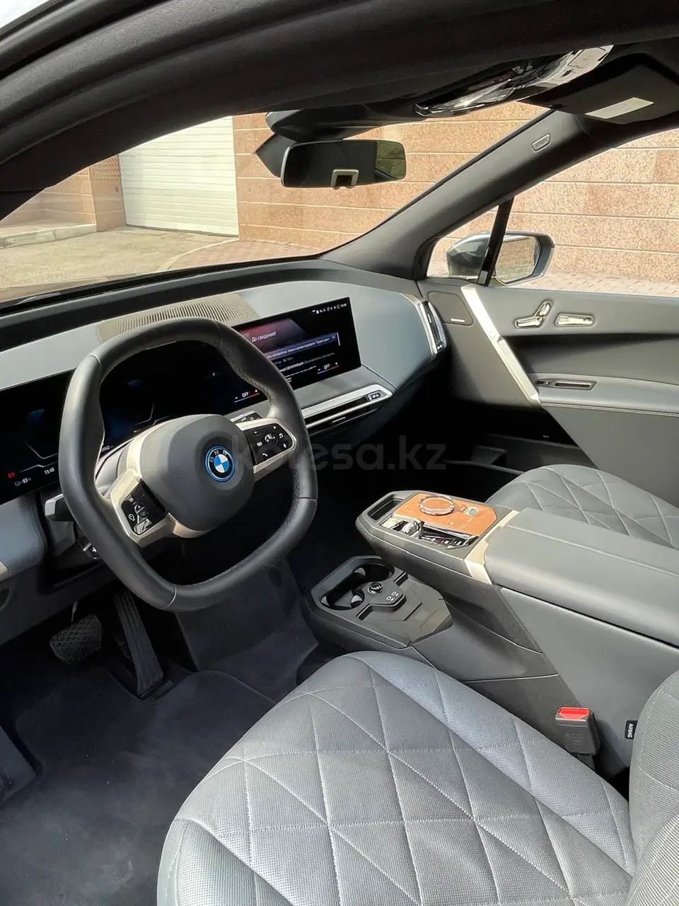 BMW iX, 2022