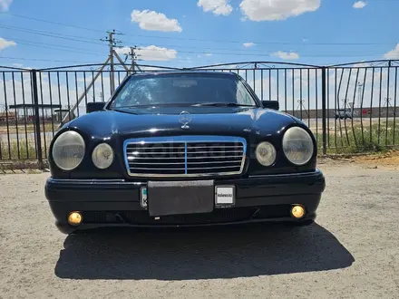 Mercedes-Benz E 280 1998 года за 3 200 000 тг. в Жанаозен