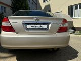 Toyota Camry 2003 года за 4 900 000 тг. в Актобе – фото 3