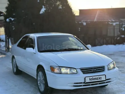 Toyota Camry 2001 года за 3 700 000 тг. в Тараз – фото 3