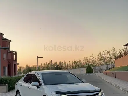 Toyota Camry 2018 года за 14 000 000 тг. в Жанаозен – фото 8