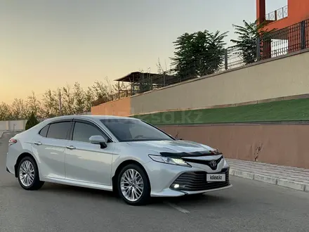 Toyota Camry 2018 года за 14 000 000 тг. в Жанаозен – фото 9