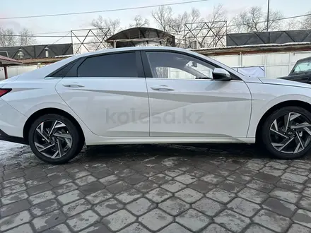 Hyundai Elantra 2024 года за 8 300 000 тг. в Алматы – фото 5