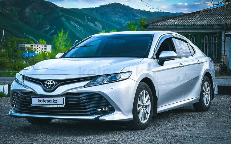 Toyota Camry 2019 года за 15 500 000 тг. в Усть-Каменогорск