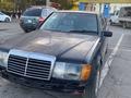 Mercedes-Benz E 200 1988 годаfor900 000 тг. в Караганда