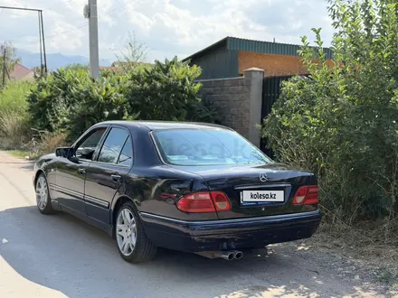 Mercedes-Benz E 280 1998 года за 3 600 000 тг. в Алматы – фото 3