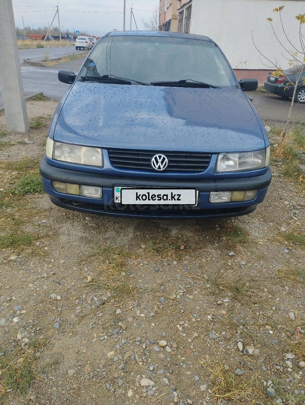 Volkswagen Passat 1995 г.