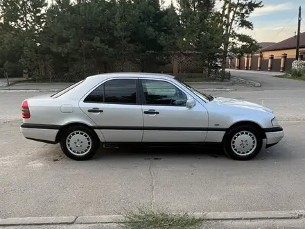 Mercedes-Benz C 200 1996 года за 2 200 000 тг. в Павлодар – фото 3