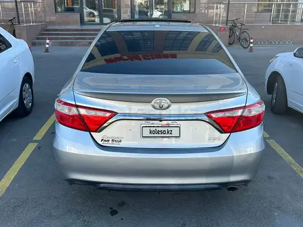 Toyota Camry 2015 года за 6 500 000 тг. в Атырау – фото 2