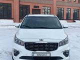 Kia Carnival 2019 года за 13 000 000 тг. в Петропавловск – фото 2