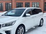 Kia Carnival 2019 года за 13 000 000 тг. в Петропавловск – фото 4