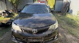 Toyota Camry 2014 года за 1 000 001 тг. в Уральск – фото 2