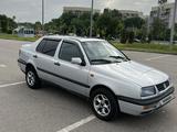 Volkswagen Vento 1994 года за 1 350 000 тг. в Алматы – фото 4