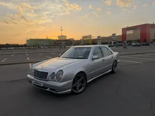 Mercedes-Benz E 320