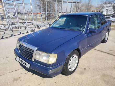 Mercedes-Benz E 230 1992 года за 750 000 тг. в Алматы – фото 2