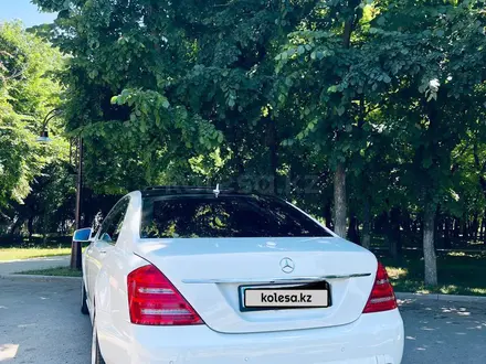 Mercedes-Benz S 500 2006 года за 8 800 000 тг. в Астана – фото 2