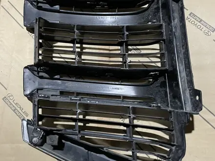 Решетка радиатора на Toyota Land Cruser Prado за 7 007 тг. в Шымкент – фото 8
