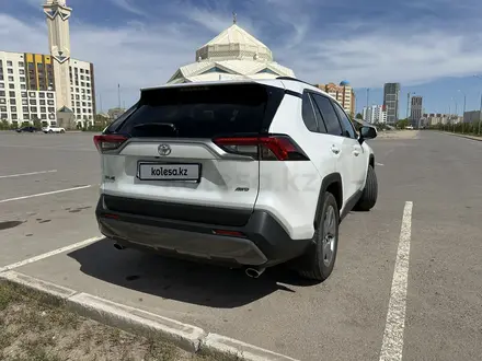 Toyota RAV4 2019 года за 17 300 000 тг. в Астана – фото 4