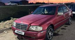 Mercedes-Benz C 180 1994 года за 750 000 тг. в Шахтинск – фото 2