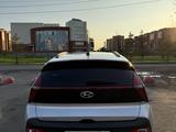 Hyundai Bayon 2023 года за 8 400 000 тг. в Петропавловск – фото 3