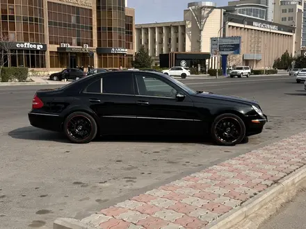 Mercedes-Benz E 320 2004 года за 5 000 000 тг. в Актау – фото 3