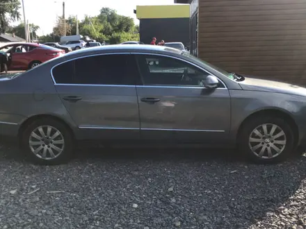 Volkswagen Passat 2007 года за 4 500 000 тг. в Караганда – фото 2