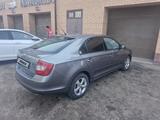 Skoda Rapid 2013 года за 3 700 000 тг. в Уральск – фото 2