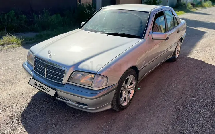 Mercedes-Benz C 180 1999 года за 3 150 000 тг. в Темиртау