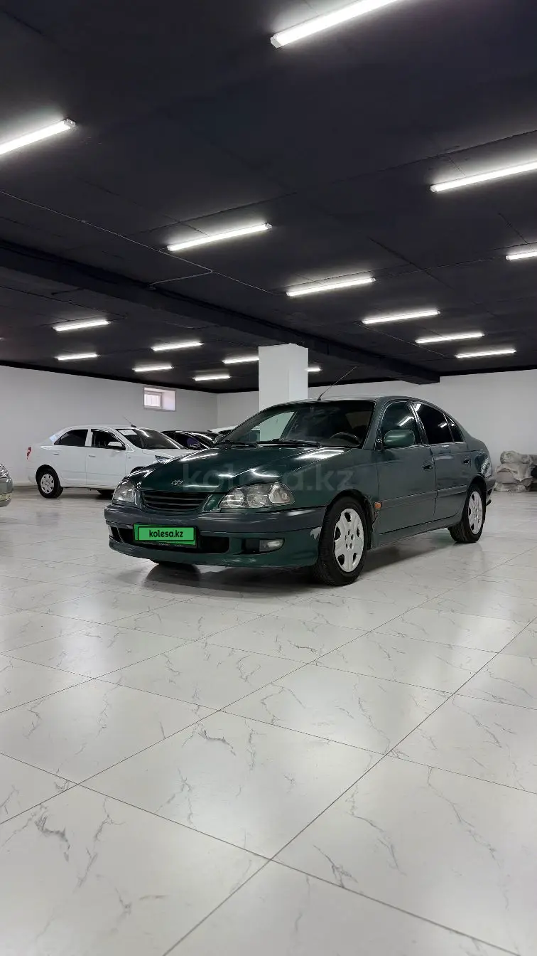 Toyota Avensis, 1999