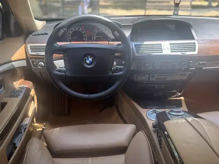 BMW 750 2005 года за 6 000 000 тг. в Алматы – фото 11