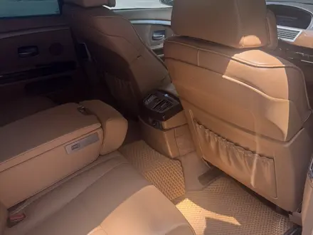 BMW 750 2005 года за 6 000 000 тг. в Алматы – фото 14