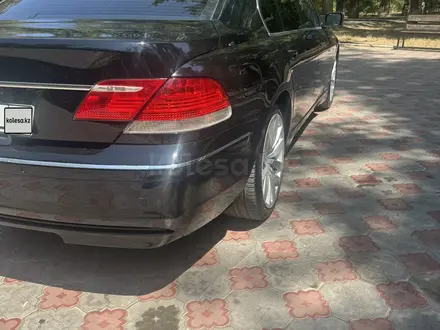 BMW 750 2005 года за 6 000 000 тг. в Алматы – фото 6