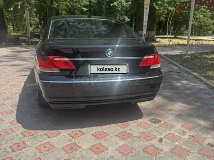 BMW 750 2005 года за 6 000 000 тг. в Алматы – фото 7