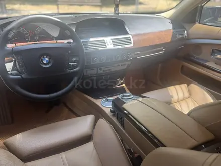 BMW 750 2005 года за 6 000 000 тг. в Алматы – фото 10