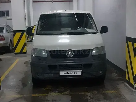 Volkswagen Transporter 2004 года за 7 000 000 тг. в Астана