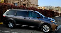 Toyota Sienna 2017 годаfor14 100 000 тг. в Актау – фото 2