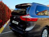 Toyota Sienna 2017 года за 14 100 000 тг. в Актау – фото 3