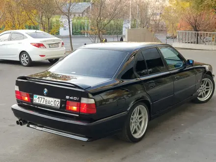 Бампер M — Tech для BMW E34 5 Series за 55 000 тг. в Алматы – фото 5