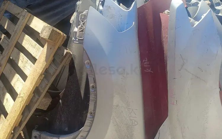 Передний левое крыло за 35 000 тг. в Алматы