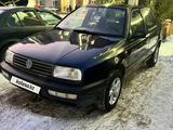 Volkswagen Vento 1992 годаfor1 300 000 тг. в Караганда