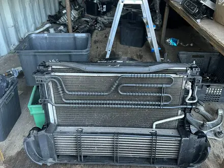 Радиатор охлаждения W212 из Японии как новая за 50 000 тг. в Алматы – фото 2